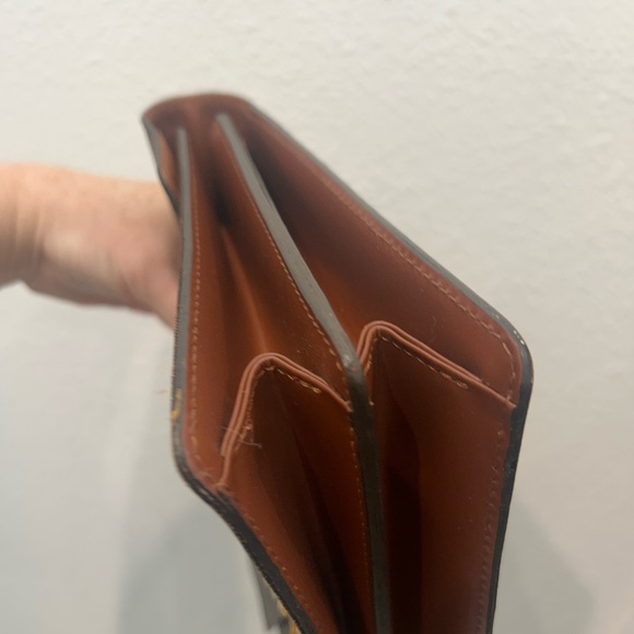 Louis Vuitton GUC Concorde Clutch Bag - Picture 5 of 14